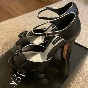White House Black Marker Luci peep toe size 6